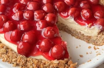 NO BAKE CHERRY CHEESECAKE – The Southern Woman Cooks